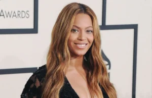 Beyoncé Flaunts Curves in Stunning Hawaiian Swimwear beyonce-flaunts-curves-in-stunning-hawaiian-swimwear
